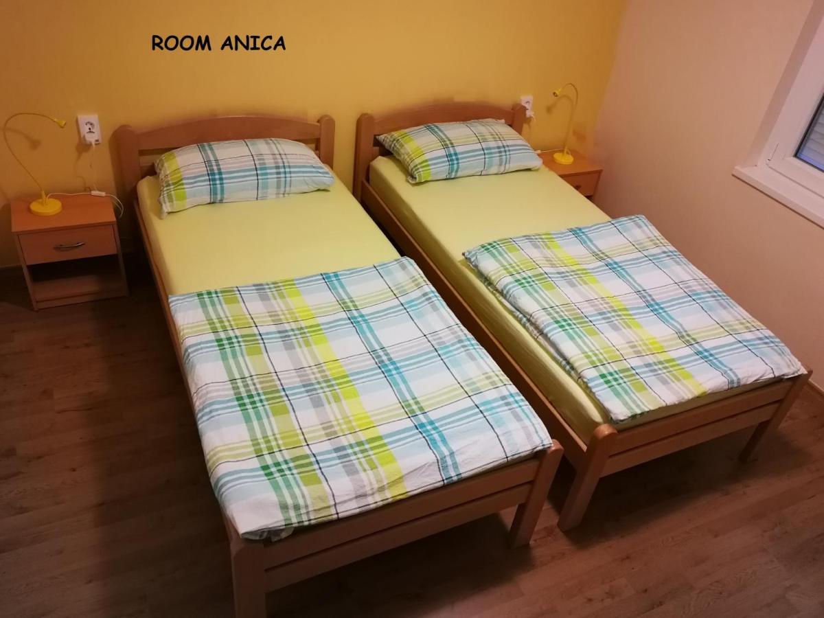 Apartment And Room Anica 톨민 외부 사진