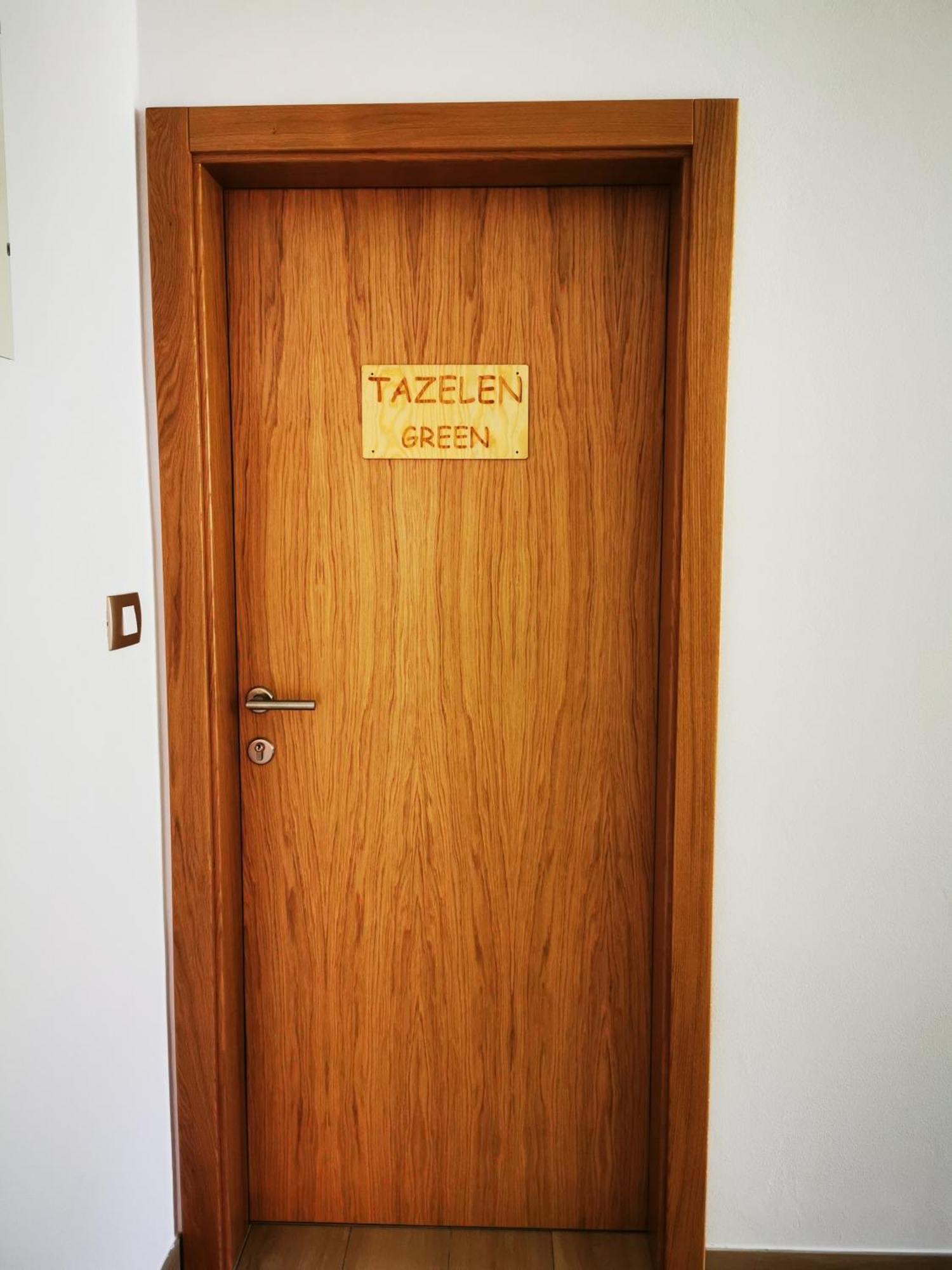 Apartment And Room Anica 톨민 외부 사진