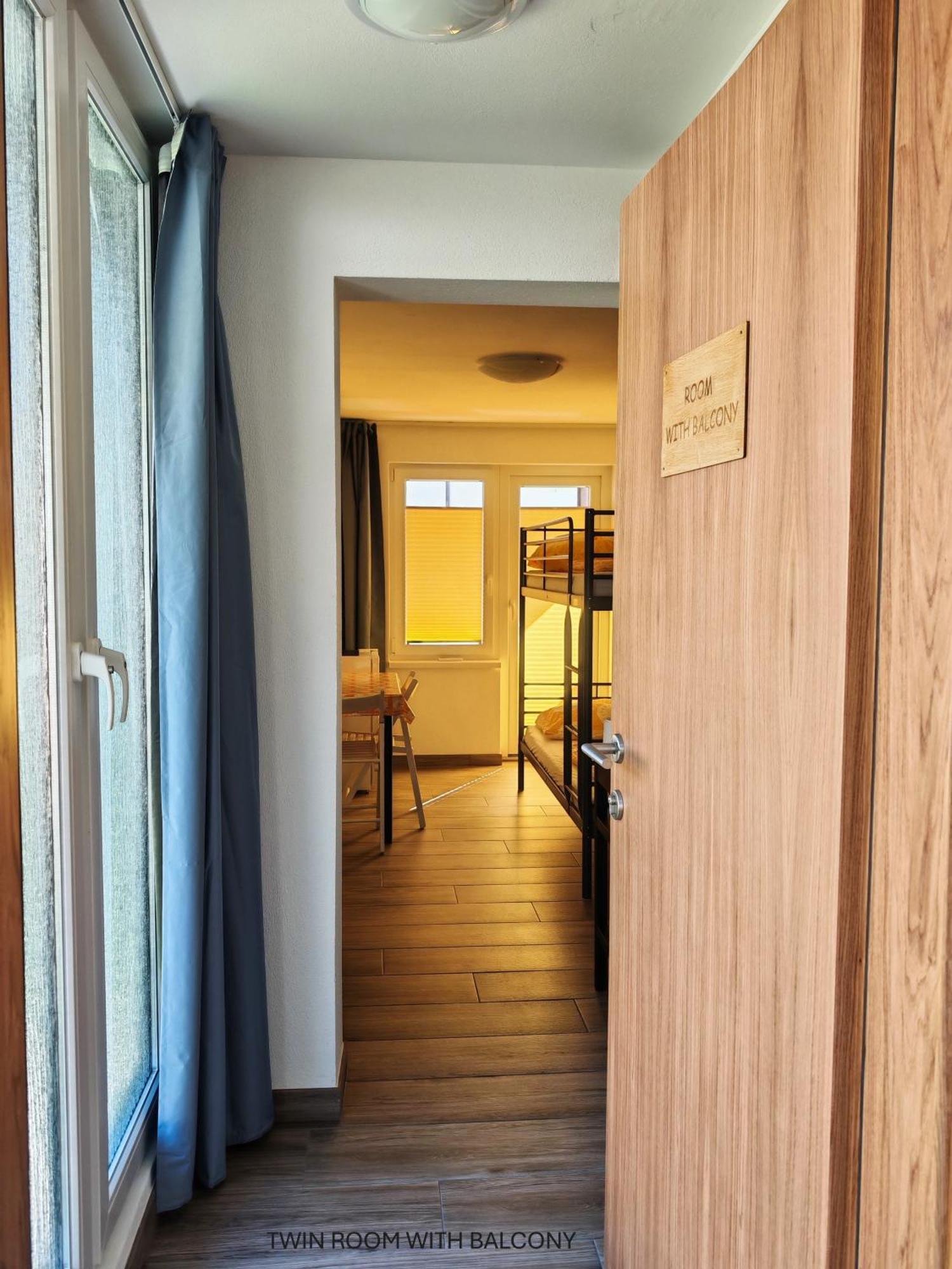 Apartment And Room Anica 톨민 외부 사진