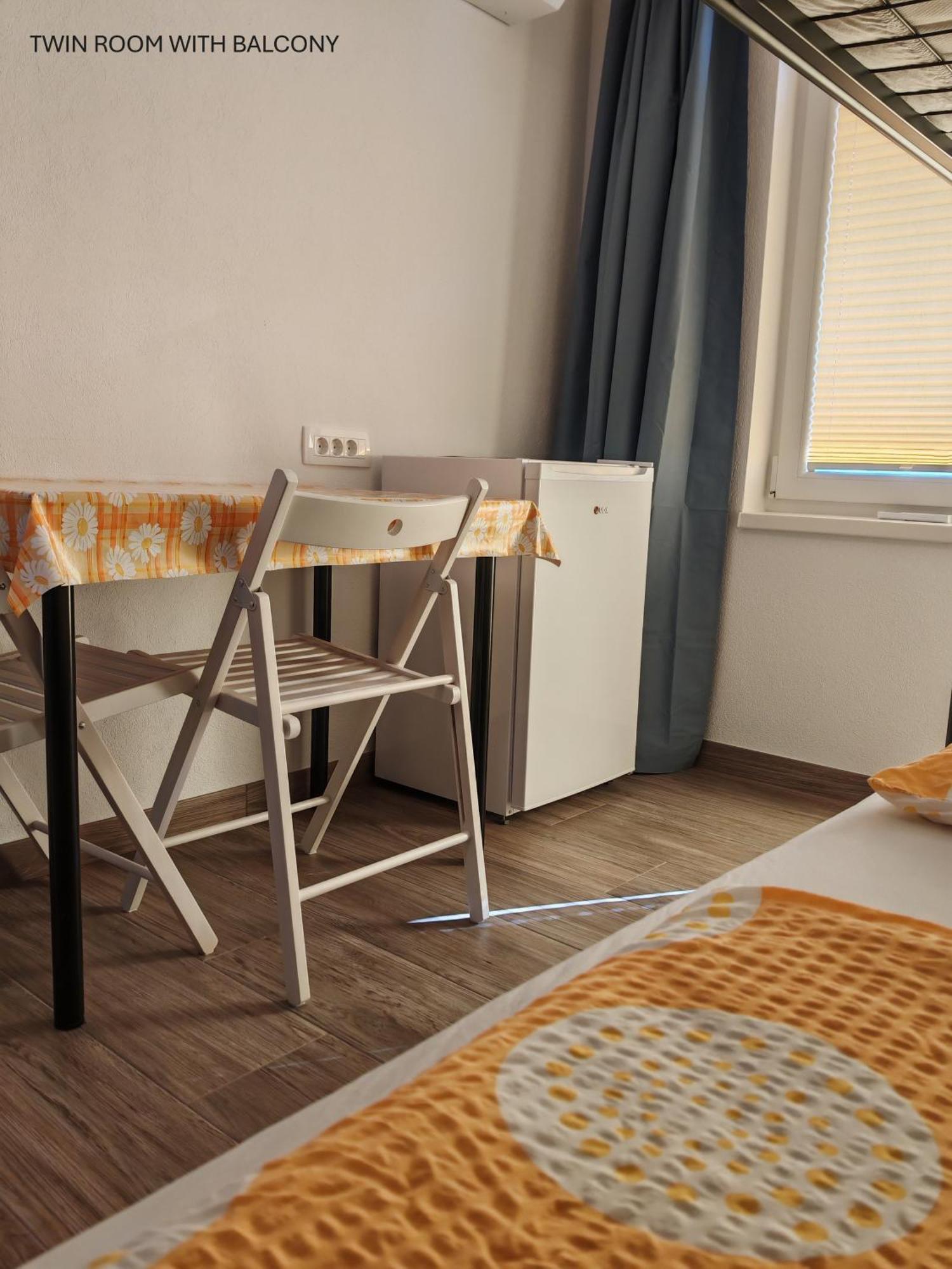Apartment And Room Anica 톨민 외부 사진