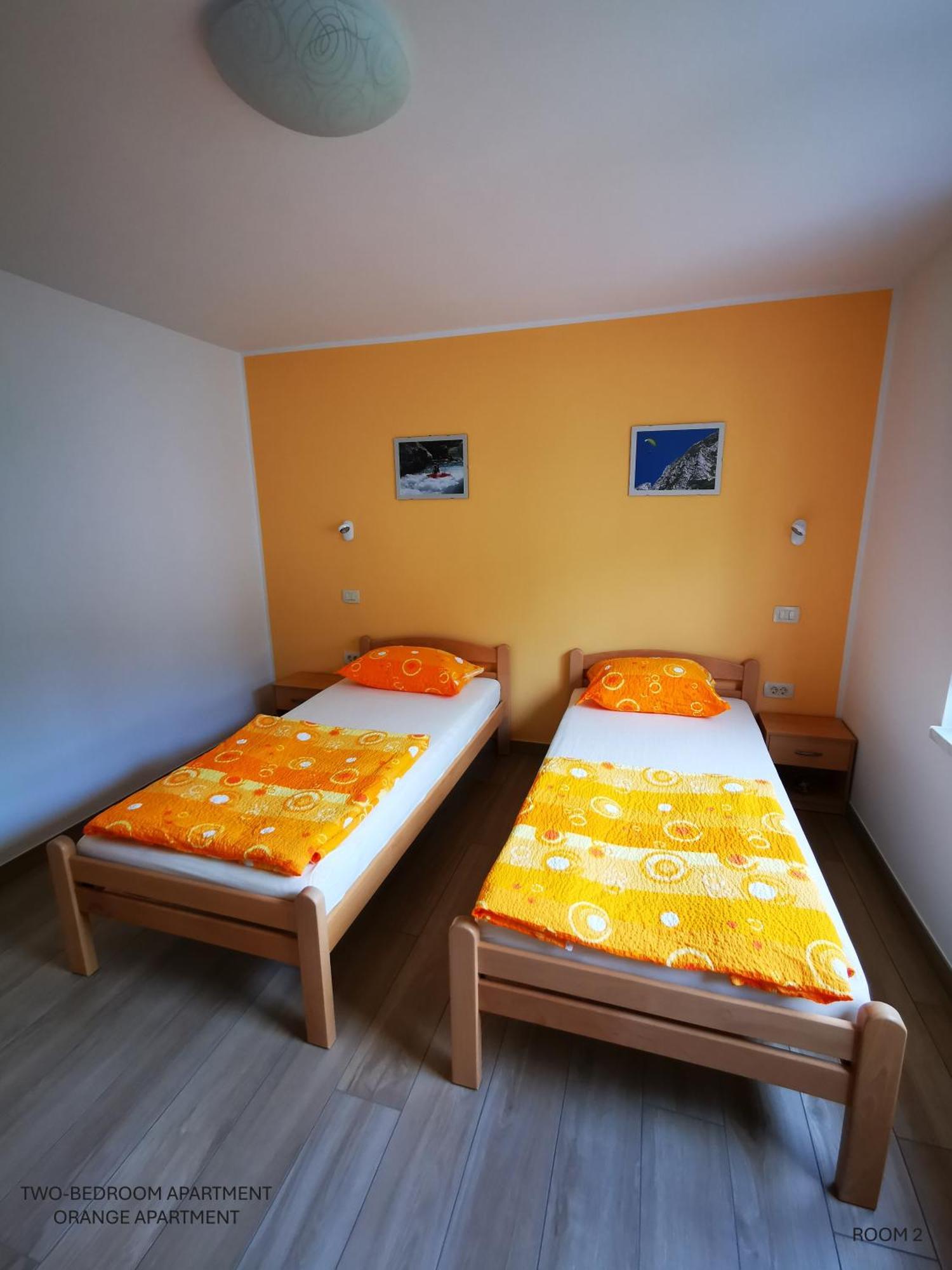 Apartment And Room Anica 톨민 외부 사진