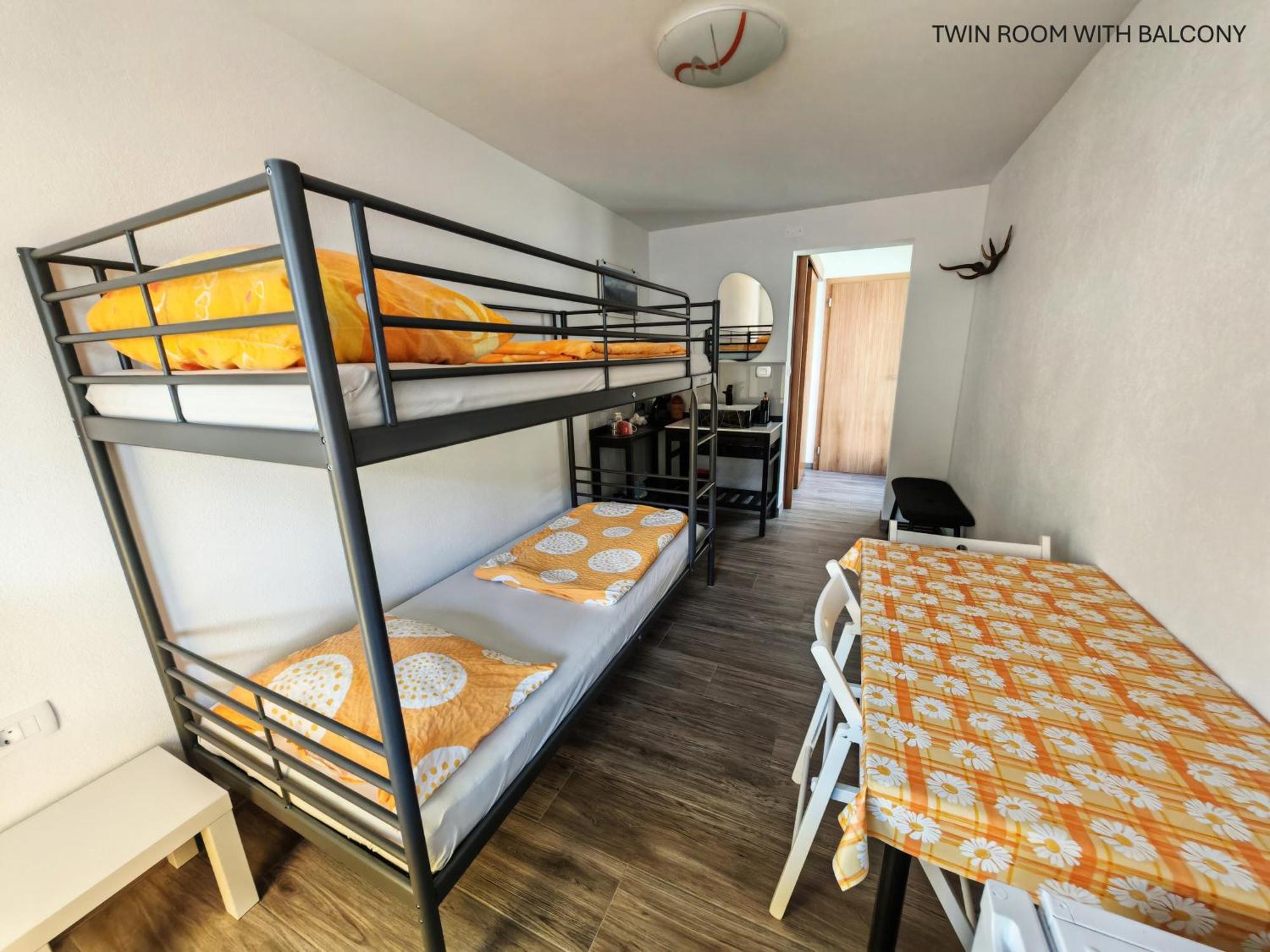 Apartment And Room Anica 톨민 외부 사진