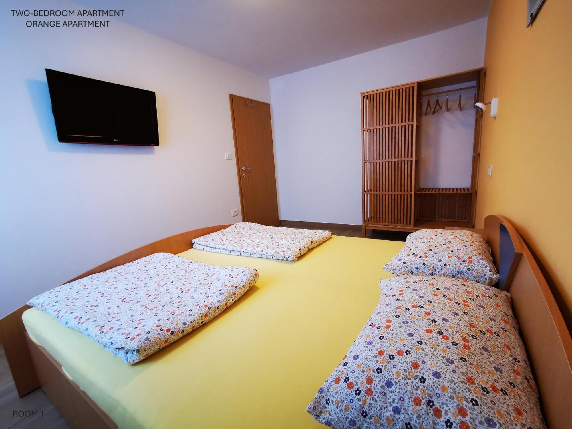 Apartment And Room Anica 톨민 외부 사진