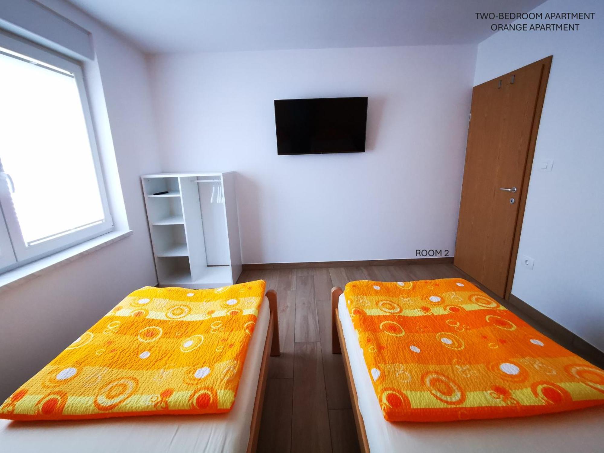 Apartment And Room Anica 톨민 외부 사진