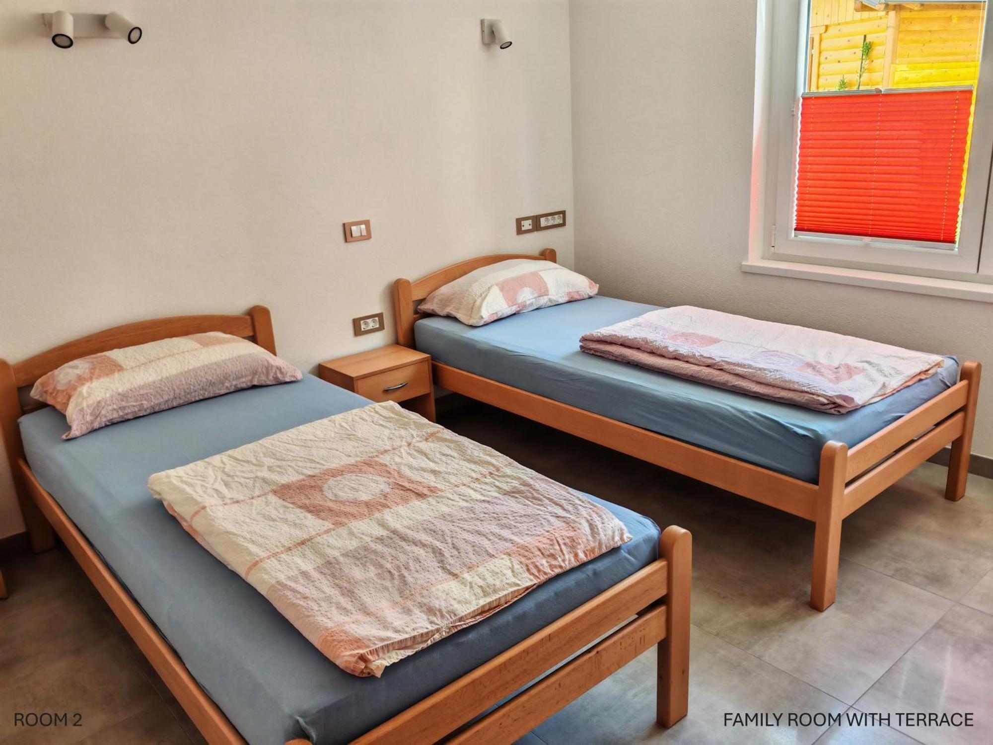 Apartment And Room Anica 톨민 외부 사진